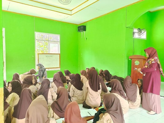 Perkuat Budaya Lokal: Kepala MTsN 4 Bungo Rencanakan Lomba Menulis Arab Melayu Jambi