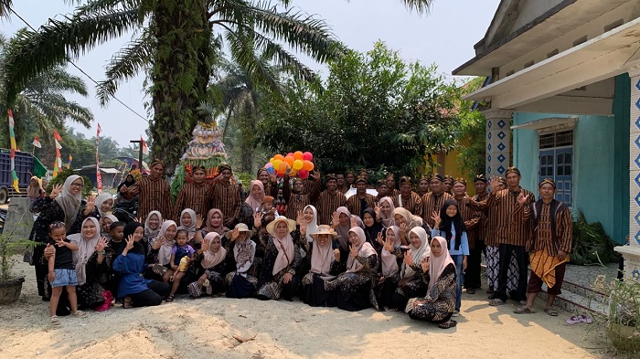 Keceriaan HUT Penempatan Kampung Mulya ke-43, Guru dan Pegawai MTsN 4 Bungo Turut Ambil Bagian Keceriaan HUT Penempatan Kampung Mulya ke-43, Guru dan Pegawai MTsN 4 Bungo Turut Ambil Bagian