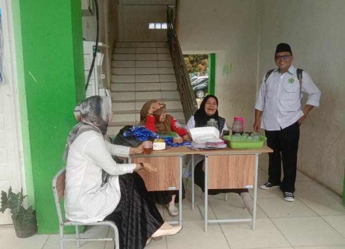 Kepala MTsN 4 Bungo Berikan Dukungan Penuh pada Olimpiade OMI Sesi Aliyah Tahun 2025