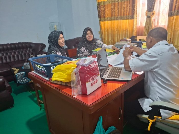 Guru Matematika dan Fikih MTsN 4 Bungo Jalani Supervisi Berkas Ajar Guru Matematika dan Fikih MTsN 4 Bungo Jalani Supervisi Berkas Ajar