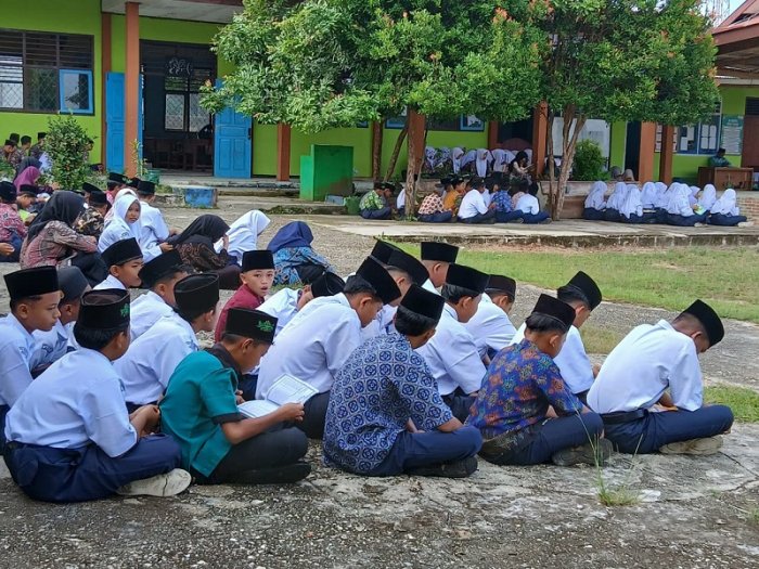 Ketuk Pintu Langit, MTsN 4 Bungo Awali Semester Genap 2026 dengan Pengajian Pagi