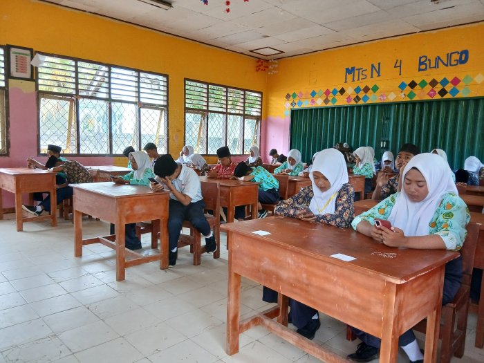 Tiga Mata Pelajaran Tak Goyahkan Semangat Siswa MTsN 4 Bungo Tiga Mata Pelajaran Tak Goyahkan Semangat Siswa MTsN 4 Bungo