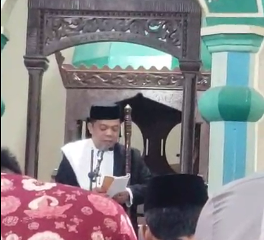 Lestarikan Kearifan Lokal, Bapak Anton Suwarjo Sampaikan Khutbah Idul Fitri Berbahasa Melayu Jambi.